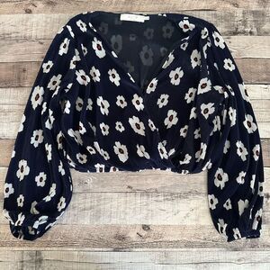 ASTR The Label Floral Navy Long Sleeve Ribbed Cropped Hippie Blouse | M